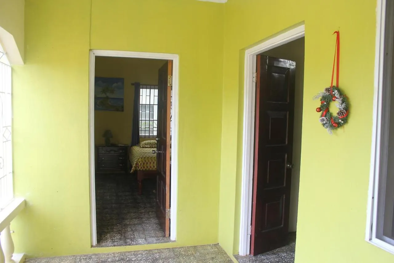Bed & Breakfast Ritashomeawayfromhome Ocho Rios